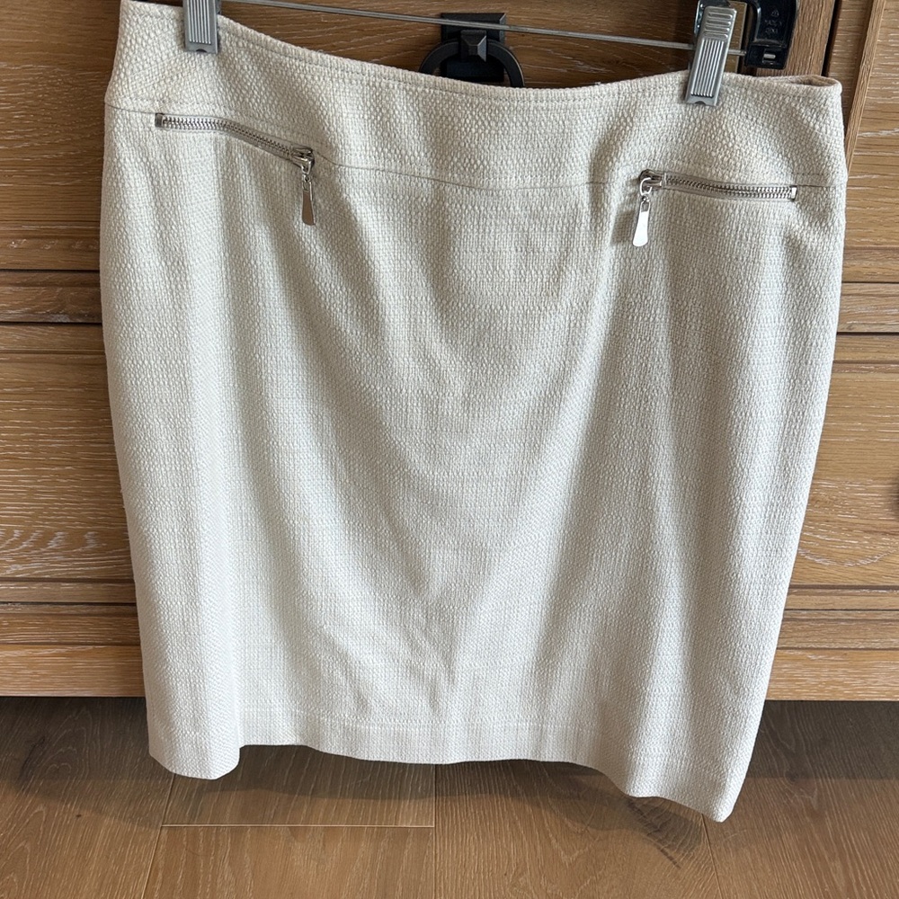 Tahari Textured Cream Pencil Skirt